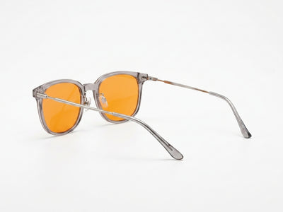 Blaulichtfilter_Brille_mit_orangen_Glaesern